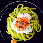 Spaghetti di alghe alla chitarra, burrata, gamberi rossi e basilico